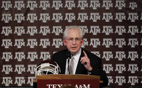 Mike_slive_texas_join_sec_press_conference_mng9t2ikdaol_medium