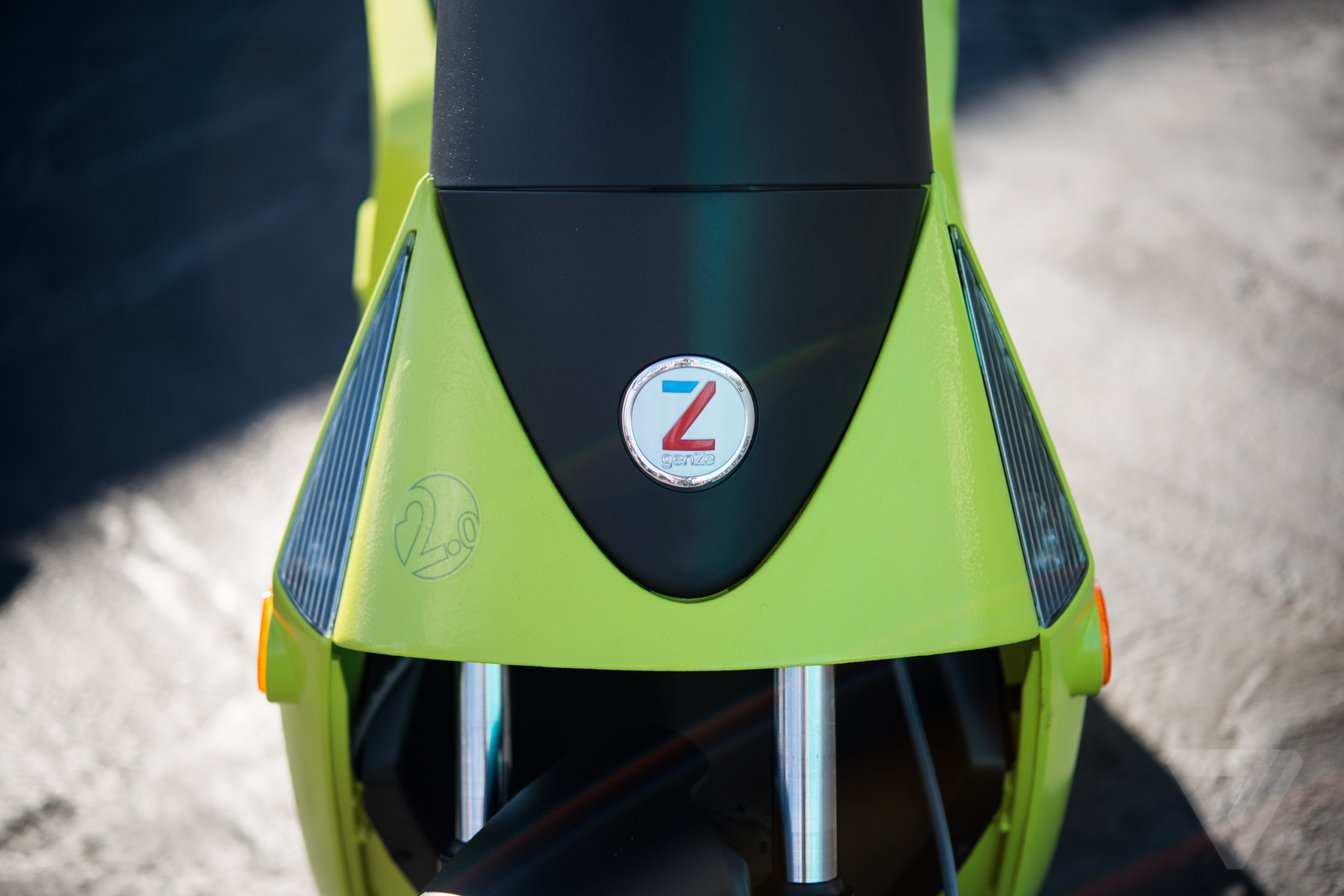 mahindra-genze-2-electric-scooter-2-6.0.jpg